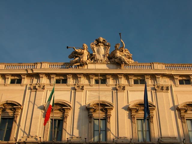 LA CONSULTA: STOP AUTONOMIA DIFFERENZIATA LA CONSULTA: STOP AUTONOMIA DIFFERENZIATA